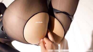 优雅气质尤物御姐女金牌销售身穿黑丝服务金主爸爸，超顶长腿御姐 魔鬼身材 黑丝大长腿 看着都很让人心动得小姐姐